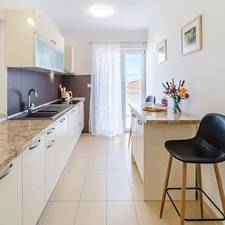 Peters Apartament Sutivan
